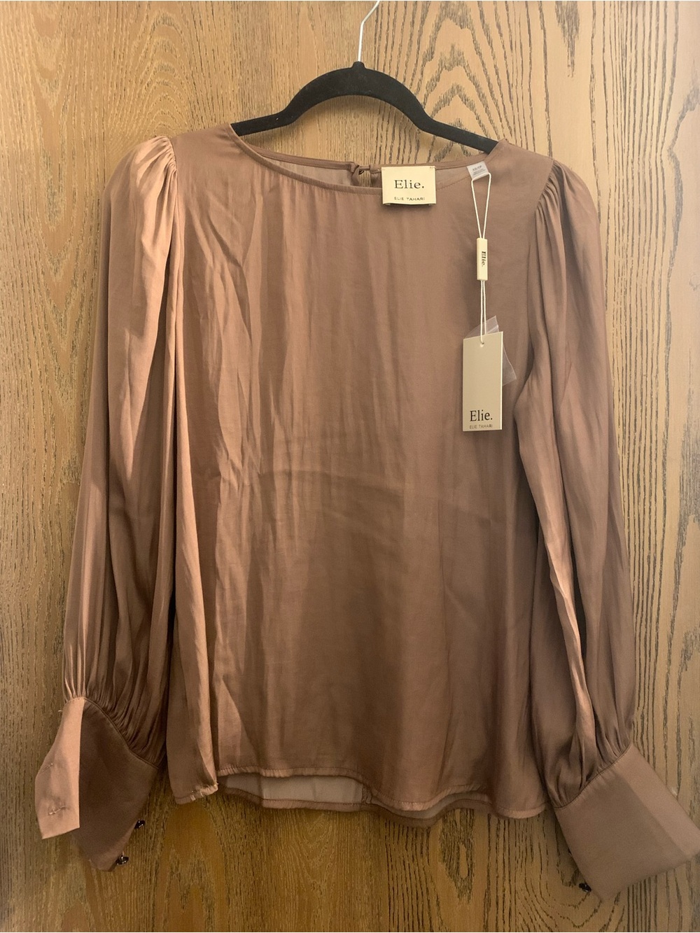 NWT Elie Elie Tahari Taupe Satin Blouse Long Sleeve Top - Size XS